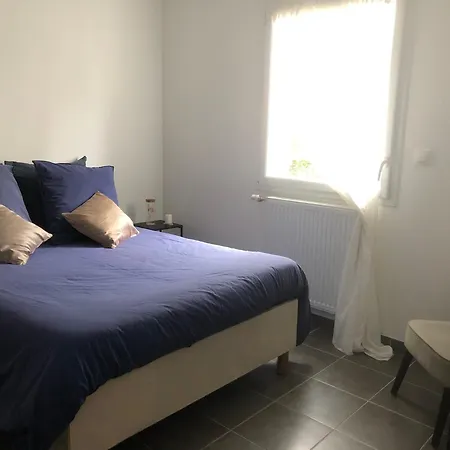 Anne Sophie Chez Lhabitant منزل للإقامة *