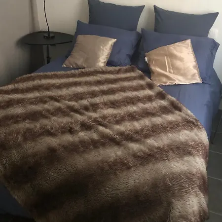 Anne Sophie Chez Lhabitant منزل للإقامة